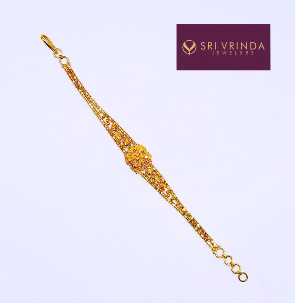 22kt gold women's bracelet(7.90 gm)