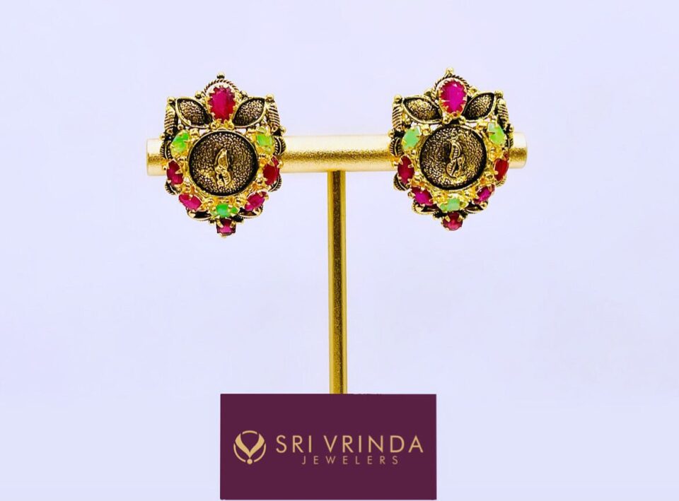 22k gold earrings (5.70 gm)