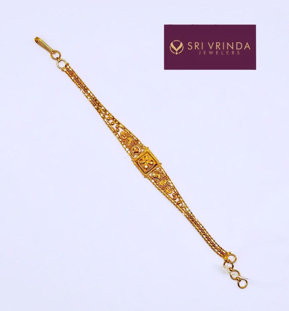 22kt gold women's bracelet(7.9 gm)