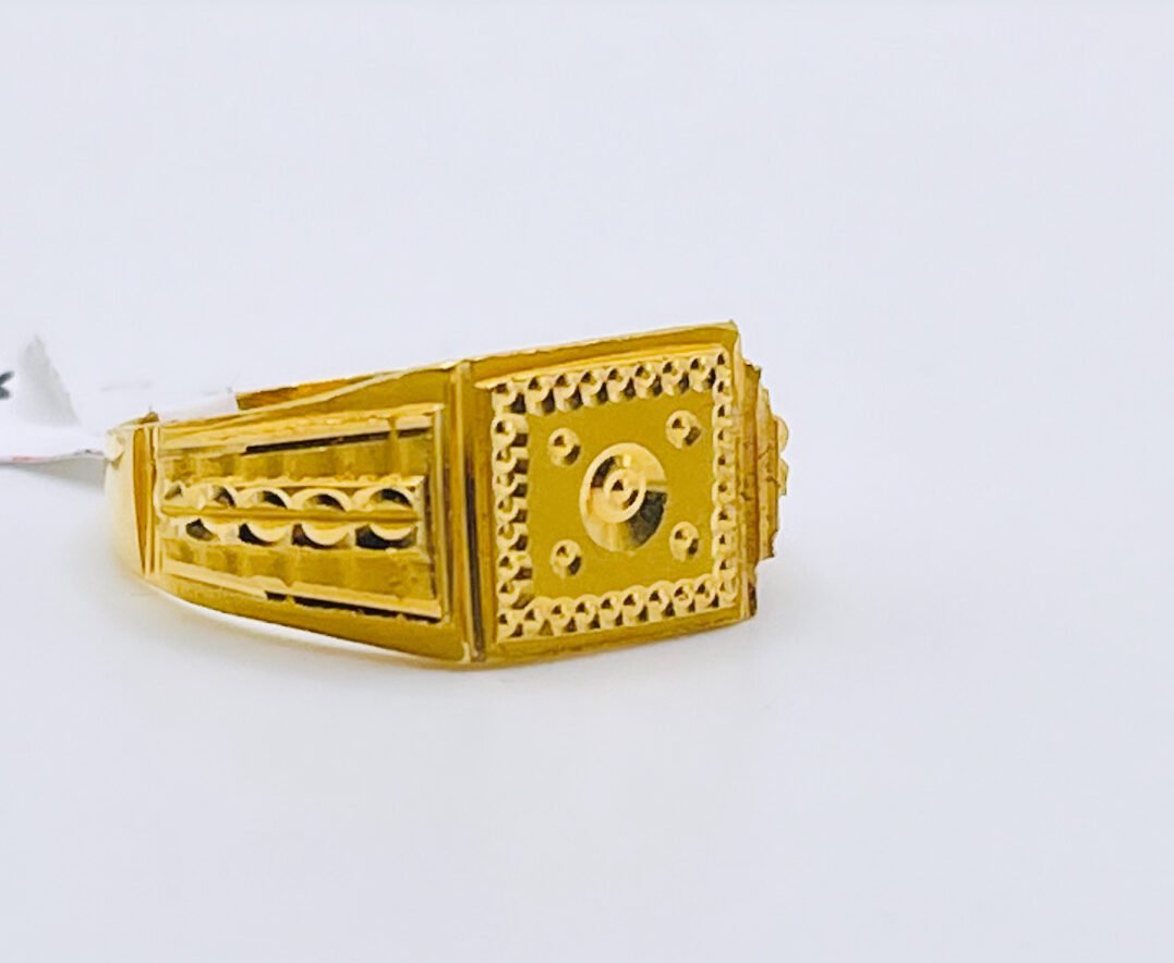 22kt gold men’s ring (8.60 gm)