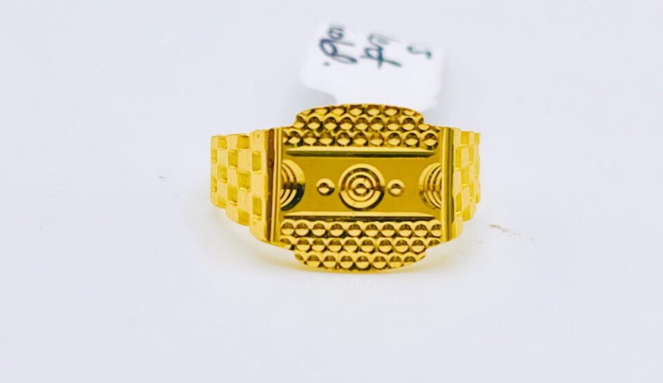 22kt gold men's ring (4.0 gm)