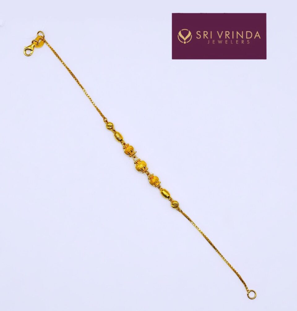 22kt gold women's bracelet(4.95 gm)