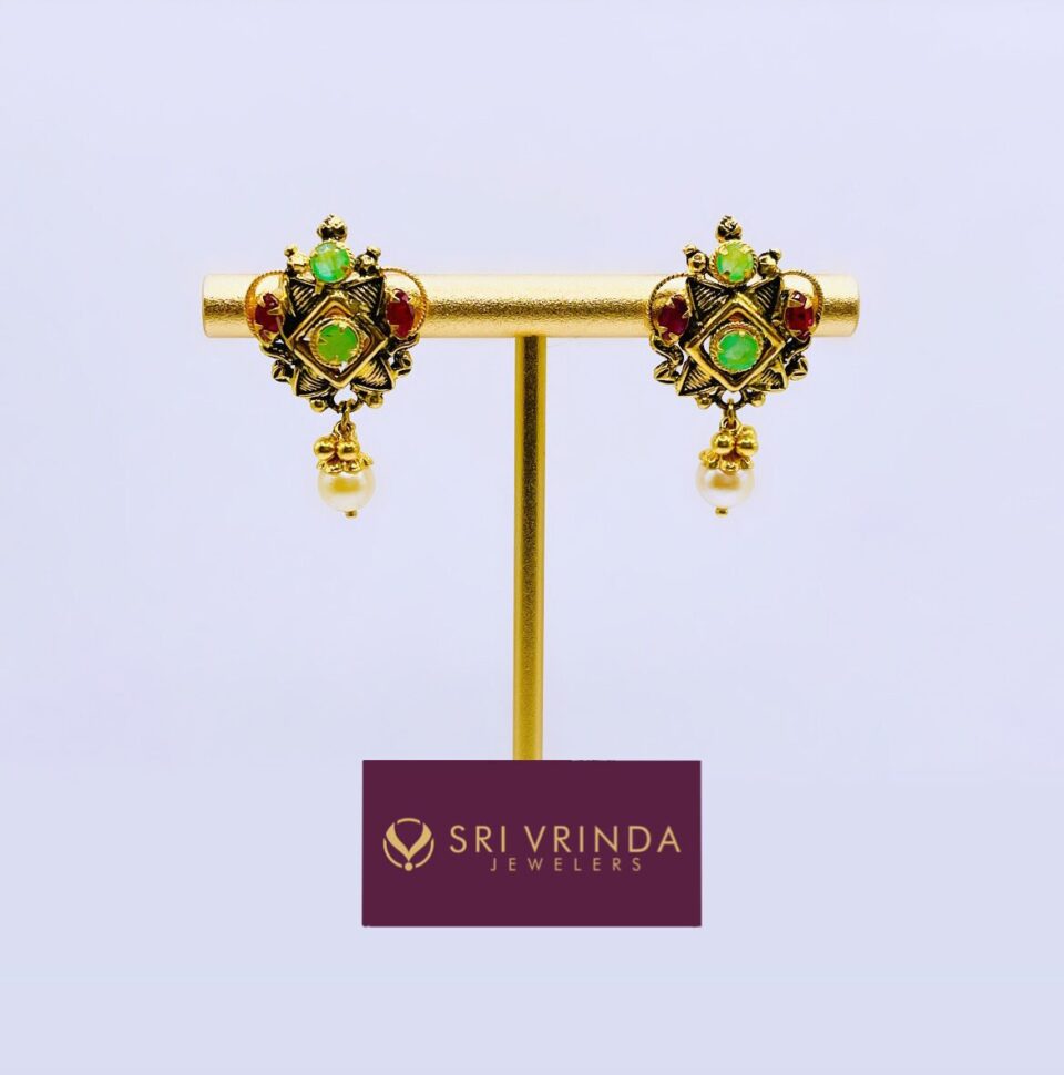 22k gold earrings (5.30 gm)
