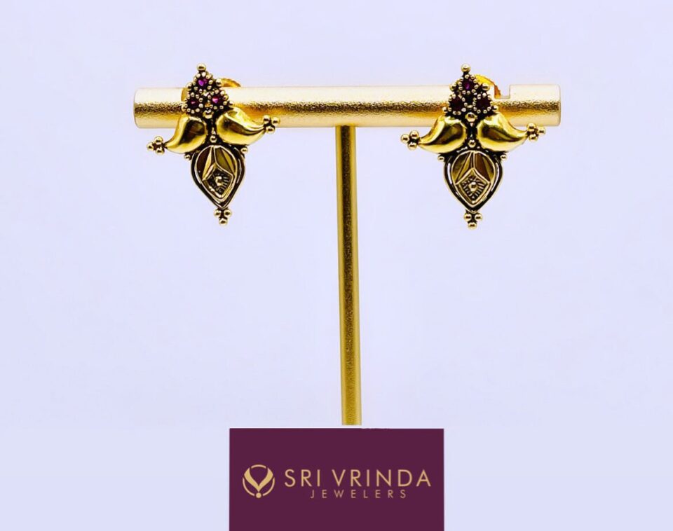 22k gold earrings (4.20 gm)