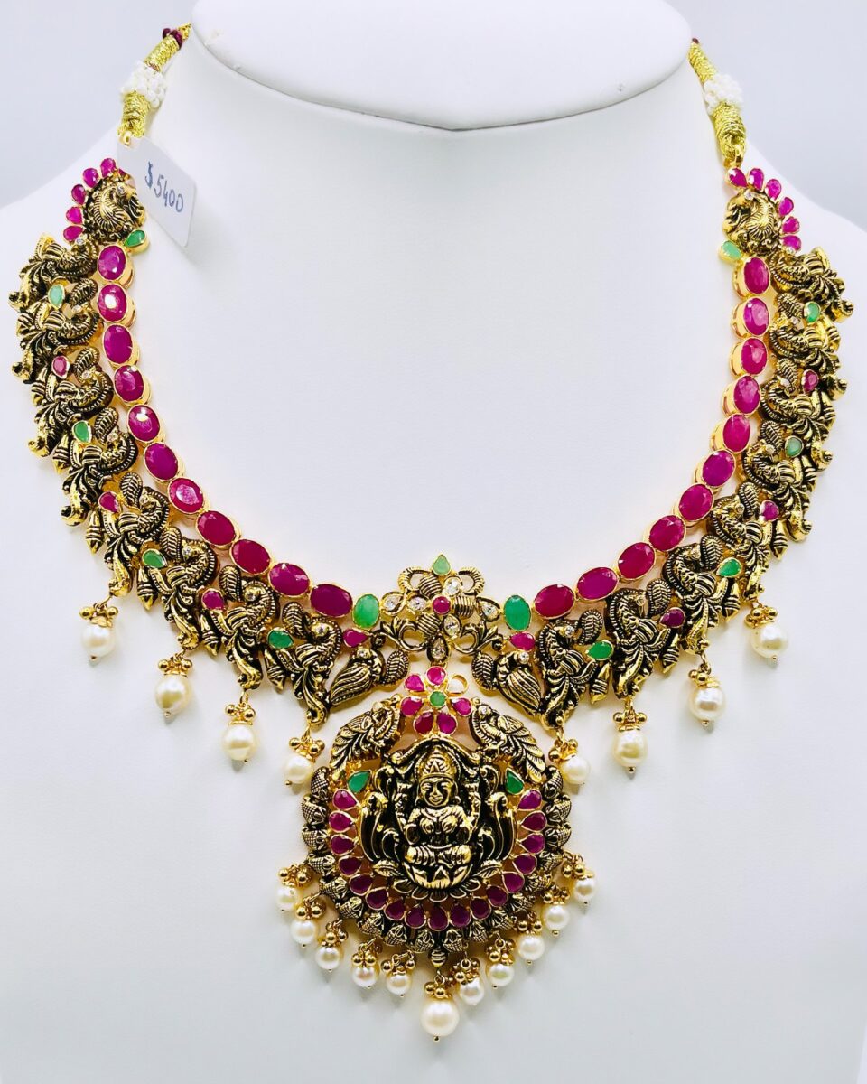 22k antique necklace(59.80 gm)