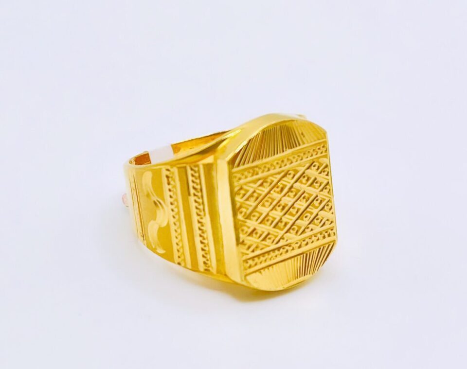 22kt gold men's ring (7.20 gm)