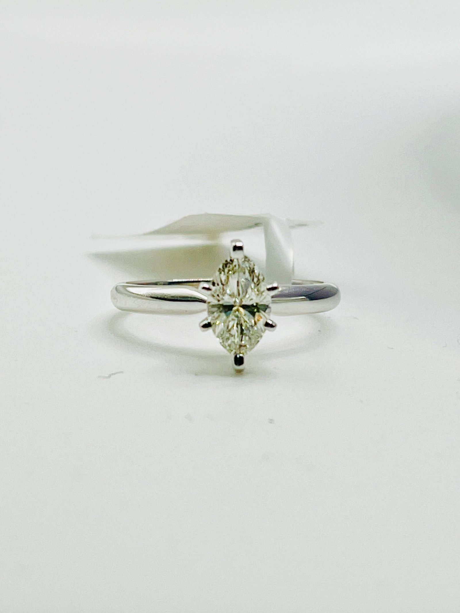 14k diamond ring(2.85 gm)